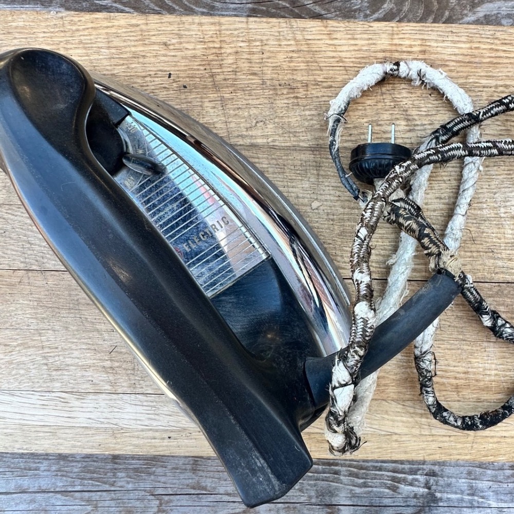 General Electric Vintage Steam Iron Black Chrome Fabric Cord AS-IS MCM‎ Decor